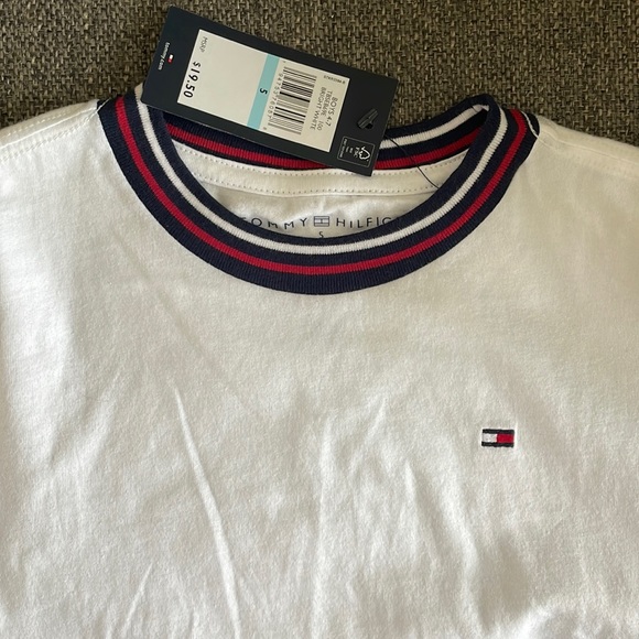 NWT 2 Boys Tommy Hilfiger navy white cotton logo shirts size 5 - Picture 2 of 3